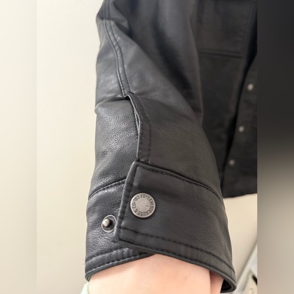 Levis Faux Black Leather Sherpa Lined Trucker Jacket Men’s Small -Levi Red Label - Picture 5 of 16